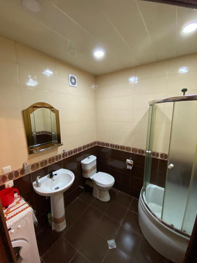 Gorgiladze Black Sea Apartment Batoemi Buitenkant foto