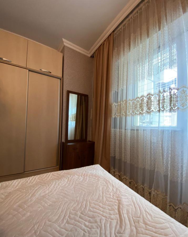 Gorgiladze Black Sea Apartment Batoemi Buitenkant foto