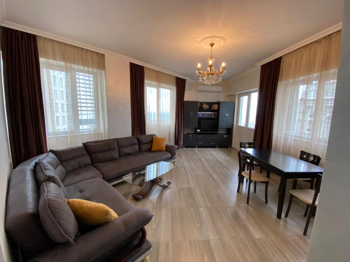 Gorgiladze Black Sea Apartment Batoemi Buitenkant foto