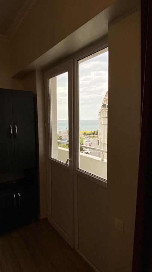 Gorgiladze Black Sea Apartment Batoemi Buitenkant foto