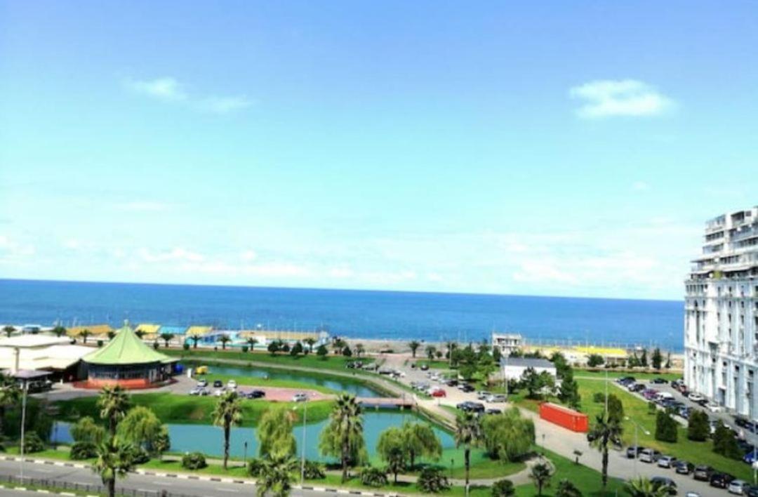 Gorgiladze Black Sea Apartment Batoemi Buitenkant foto